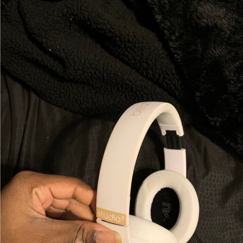 Beats - Picture 2 of 7